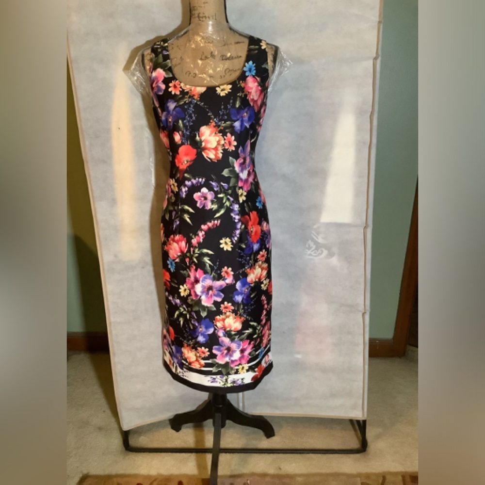 SLNY, Black floral print sleeveless shift dress. Sz 10